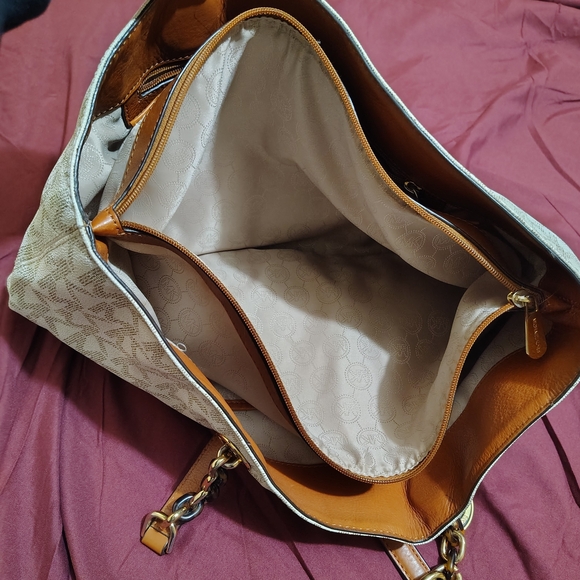 Michael Kors Cream and Tan Women's Bag - Picture 9 of 11
